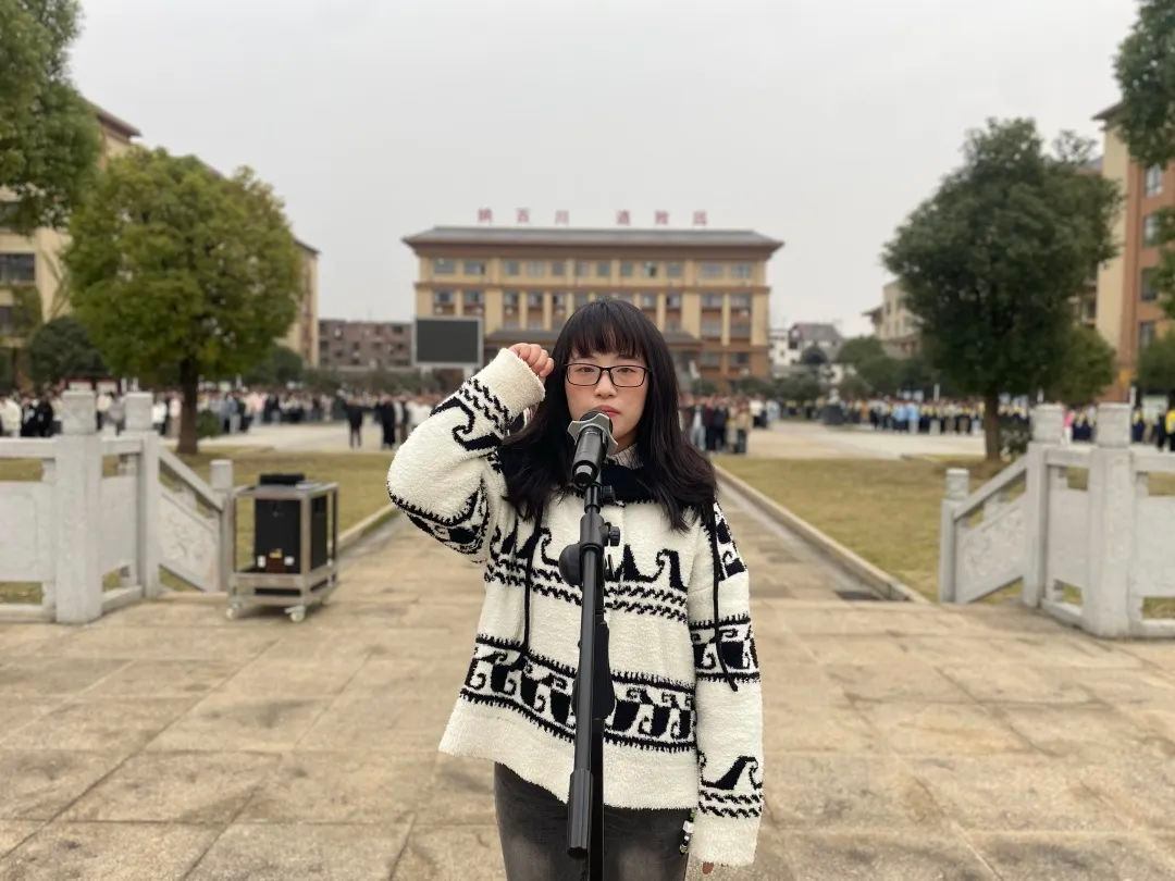 贺姝.jpg