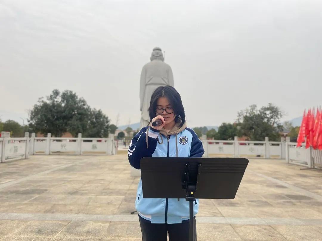 尹娜.jpg