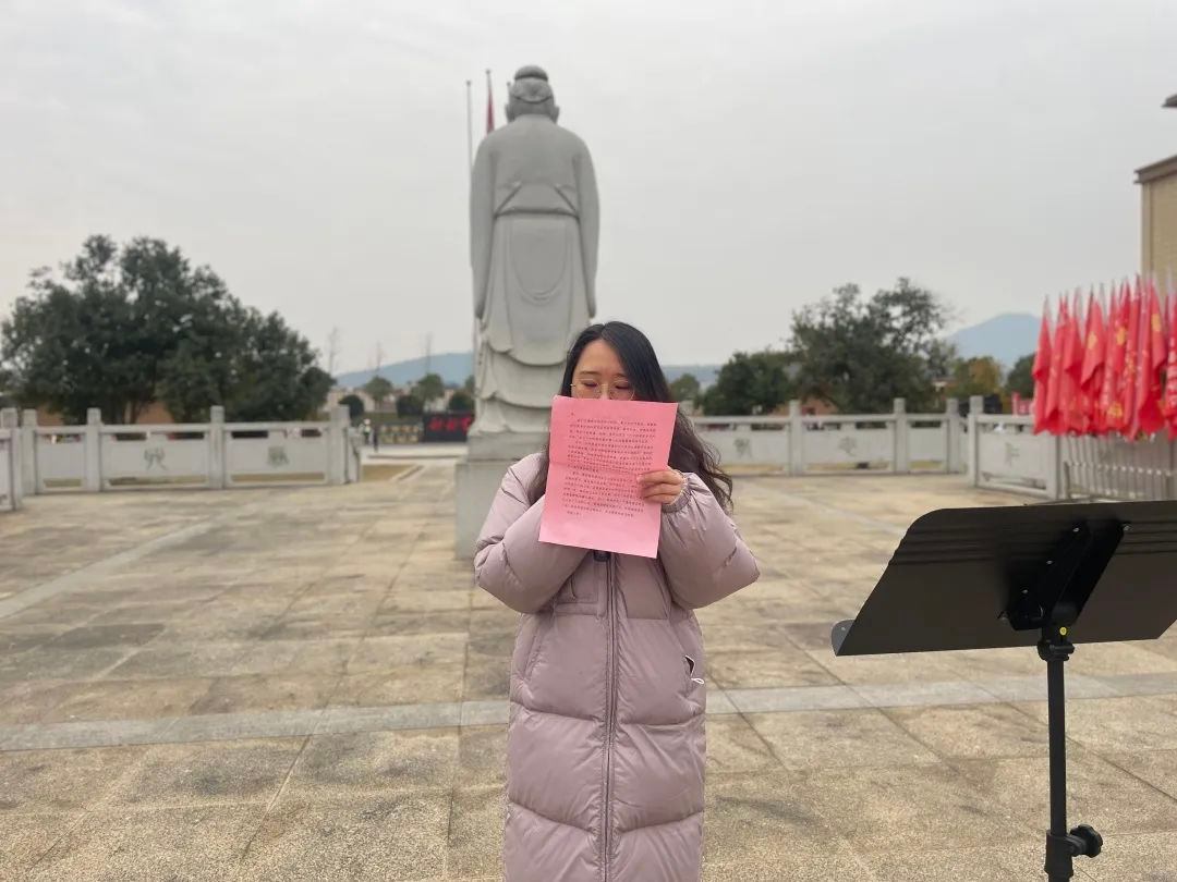 贺小佩.jpg