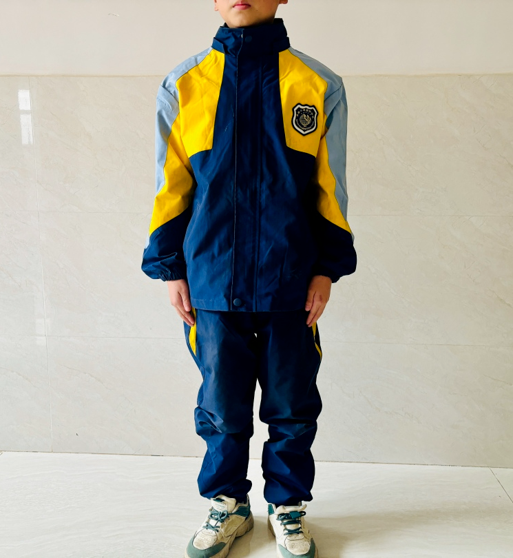 校服2.png