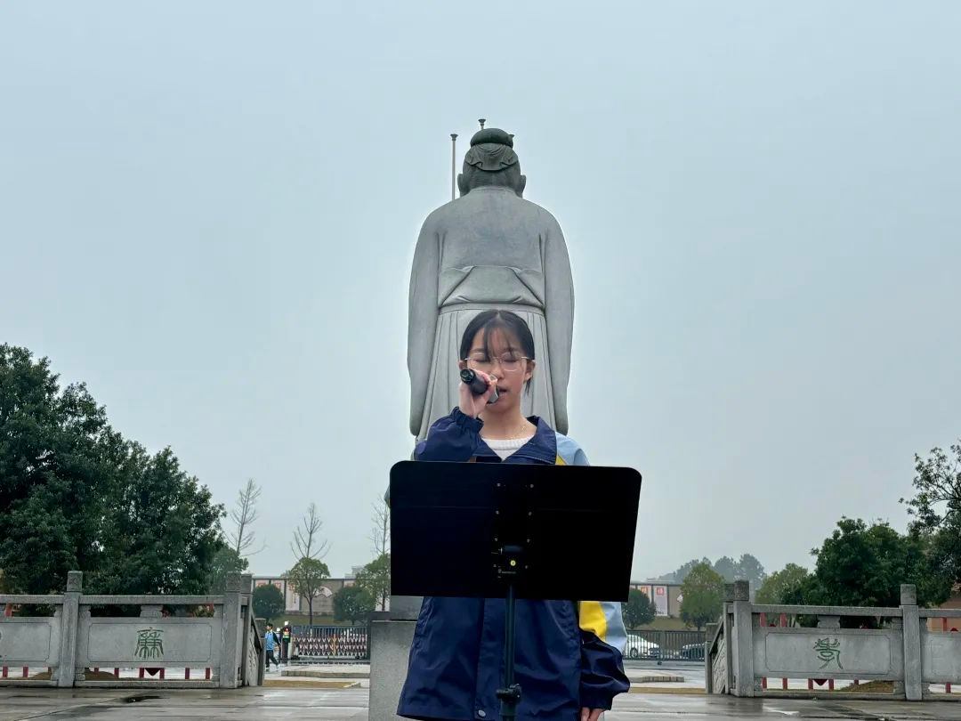 尹雨晴.jpg