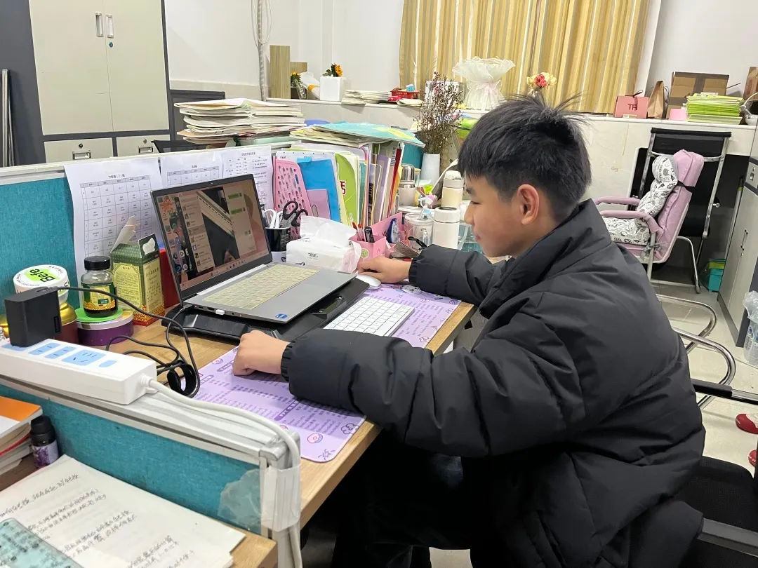 连线01.jpg